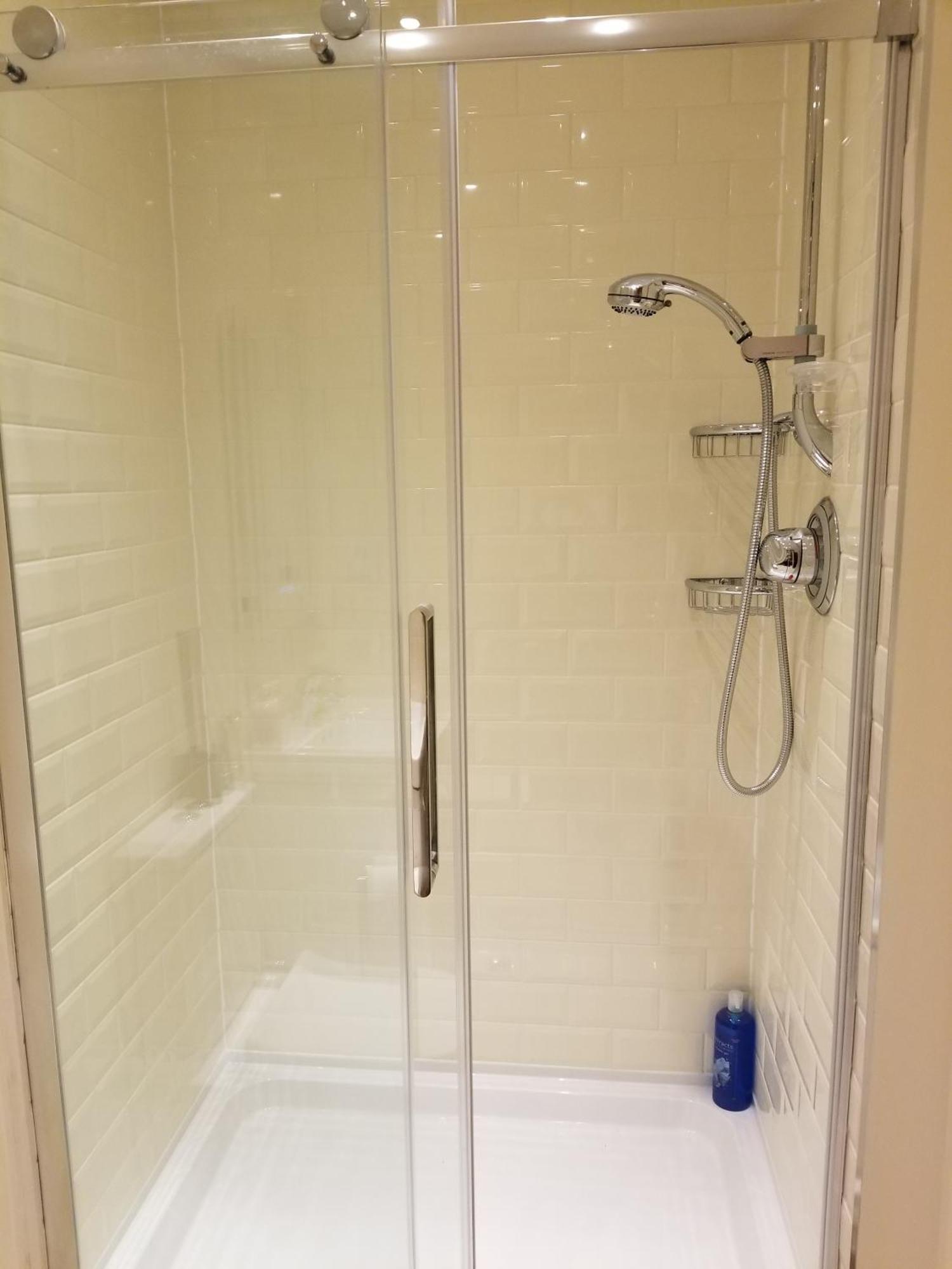 London Luxury Apartment 4 Bedroom Sleeps 12 People With 4 Bathrooms 1 Min Walk From Station Wanstead Exterior photo